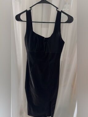Popilush BodyCon Fully-lined Snatched Black Dress with Sculpted Bodice